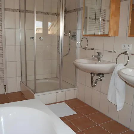 Mit Pool Apartmán *